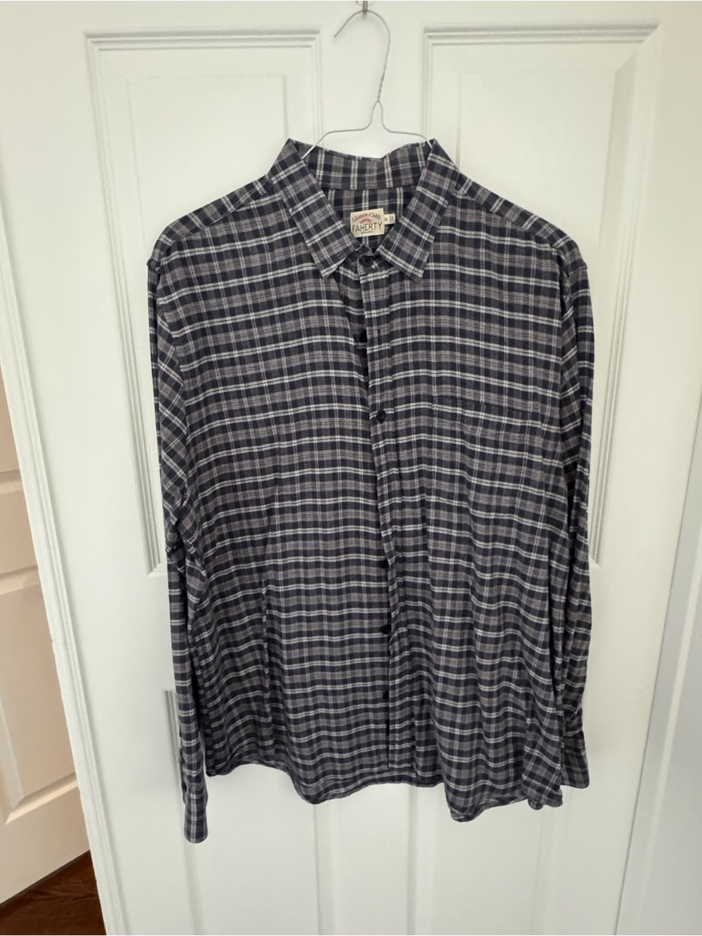 Faherty Men's Black and Gray Plaid Button-Down Shirt